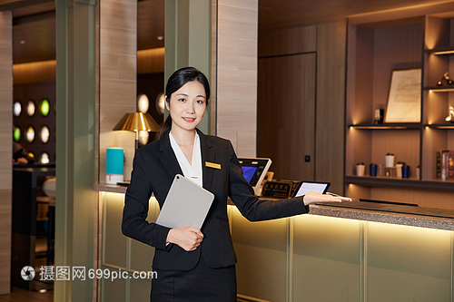 用心服務(wù) 快捷酒店前臺(tái)女服務(wù)員的管理智慧